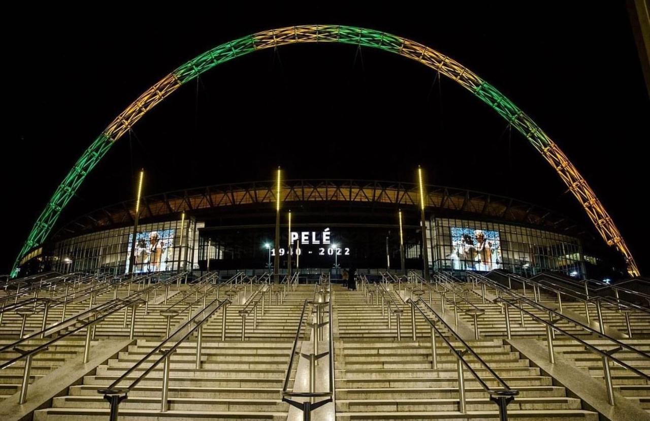 Lovely Luxury 1-Bed Apartment In Wembley ロンドン エクステリア 写真